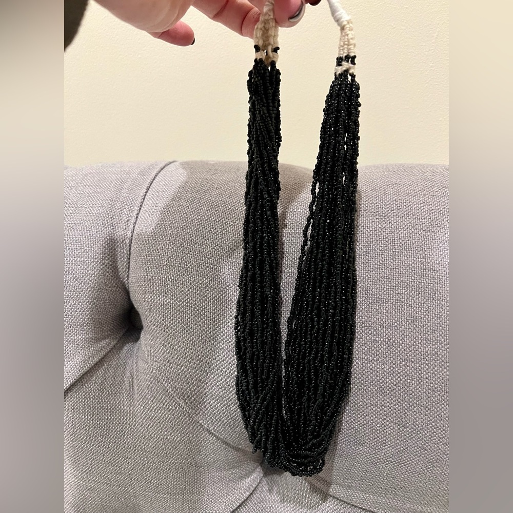 Black beaded necklace - Picture 2 of 2